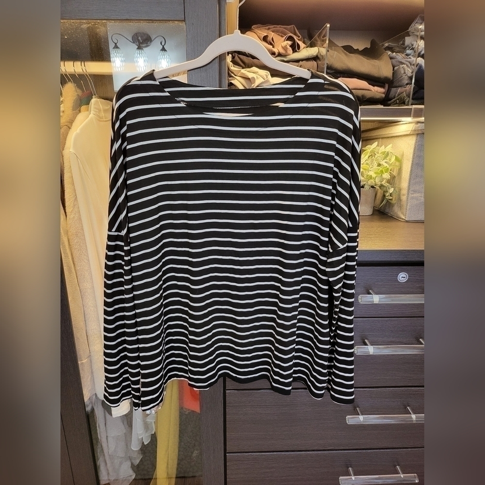 Boutique striped pullover top NWOT